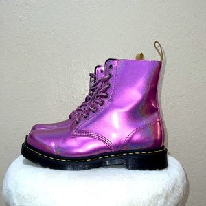 ✨Dr. Martens Vegan Pascal Pink Prysm Boots!✨